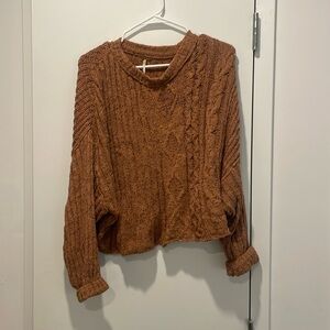 Free People Cropped Cable Knit Sweater / size SP